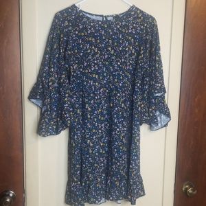 NWOT Girls floral bell sleeve dress